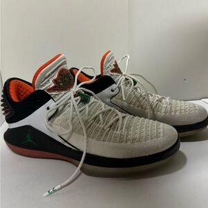 Nike Air Jordan XXXII Low Gatorade - Men’s Size 8